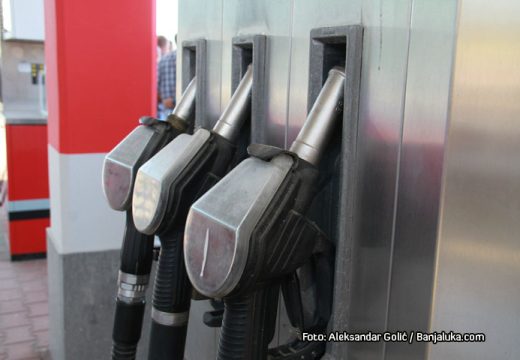 Premašiće tri marke: Cijene goriva u BiH ponovo divljaju