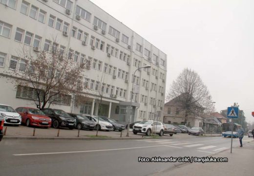 Mora platiti i 10.000 KM oštećenom: Policijskom inspektoru iz Bijeljine 32 mjeseca zatvora zbog primanja mita