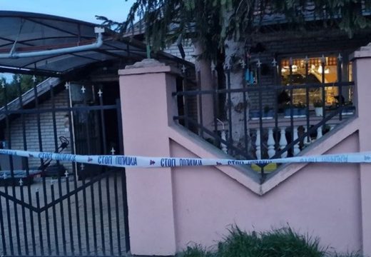 Ispred objekta se nalaze jake policijske snage: Policija ušla u kuću užasa u kojoj je Novosađanin na monstruozan način ubio suprugu (Foto)