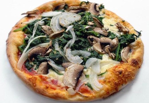 Prijedlog za doručak: Posna pica sa karamelizovanim pečurkama i lukom