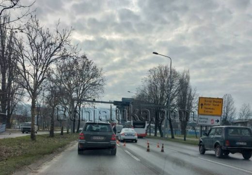 AMS RS: Mjestimično vlažni kolovozi, povećana opasnost od odrona