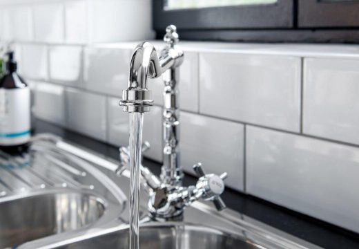 Potrebna su vam samo dva sastojka: Pomoću ovog domaćeg rastvora fleke sa slavina će same nestati