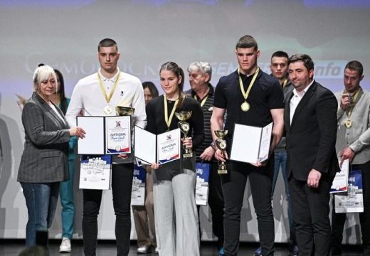 Bijeljina: Nikola Drljić iz Odbojkaškog kluba „Radnik“ sportista godine (Foto)