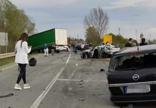 Teška nesreća na granici kod Stare Gradiške: Kamion naletio na kolonu vozila, ima povrijeđenih