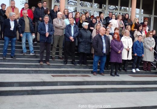 Istrajaćemo u našim zahtjevima: Jednočasovni štrajk radnika pravosuđa u Bijeljini