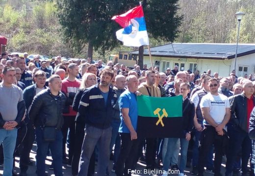 Protest radnika RiTE “Ugljevik”:  Radnici odlučni i jedinstveni u namjeri da sačuvaju preduzeće