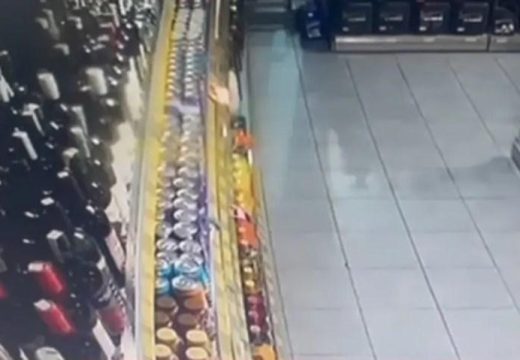 Jezivo: Prvi snimci zemljotresa koji je pogodio Gacko (Video)