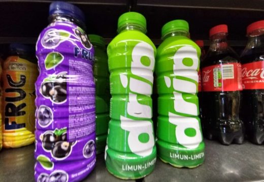 Jutjuberi osmislili, tinejdžeri za njim poludjeli: Iz Srbije STIGLO PIĆE “DRIP”, školarci na odmoru trče da ga kupe i NE MARE ZA CIJENU