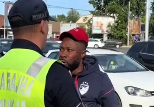 Ja igram sada: Policajac nije prepoznao fudbalera Zvezde koji je kasnio na derbi: Brate