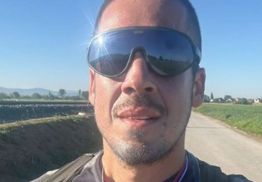 LICE IZGORJELO OD SUNCA: Nikola Rokvić pokazao kako izgleda 8. dan hodočašća, ovako se oporavlja od povrede (Foto)