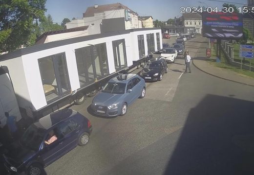 Vozači, strpljenja: Pojačan saobraćaj na prelazima Gradiška i Velika Kladuša