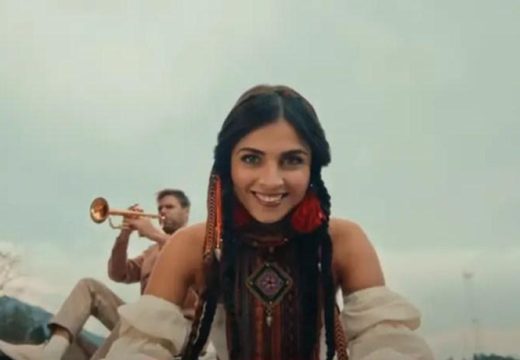 “Hajde Jano”: Jermenska predstavnica na Evroviziji zapjevala srpsku pjesmu, svi su oduševljeni (Video)