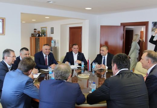 Nabavka poljoprivredne mehanizacije: Minić na sastanku sa delegacijom Bjelorusije