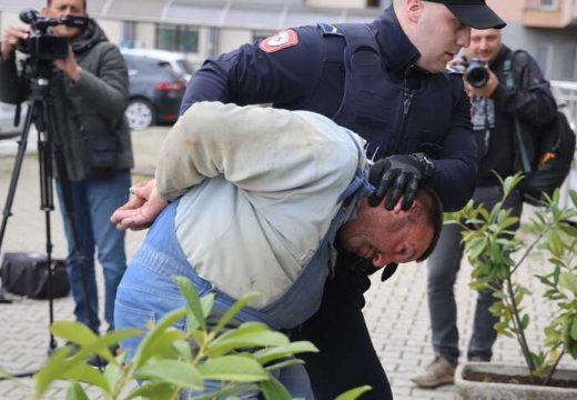 Novi detalji ubistva kod Banjaluke: Starca brutalno pretukao šakama i nogama, a poslije mirno zaspao