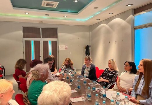 “Ovdje sam vidljiva i ponosna”: U Bijeljini održan okrugli sto na temu “Pristupačnost žena sa invaliditetom”