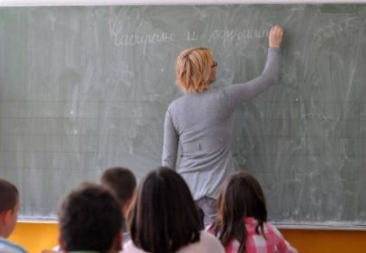 Prosvjeta: Skoro 1.000 prosvjetnih radnika u Srpskoj NIJE DOBILO POVIŠICU od 100 KM