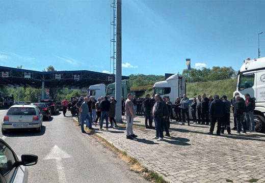 Skup upozorenja: Protest zbog zatvaranja graničnog prelaza Karakaj