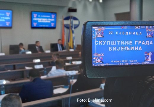 Politika: Građani ispaštaju u klinču (grado)načelnika i skupštinske većine