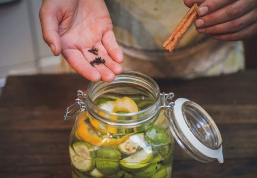 Po receptu naših baka: Liker od oraha za štitnu žlijezdu