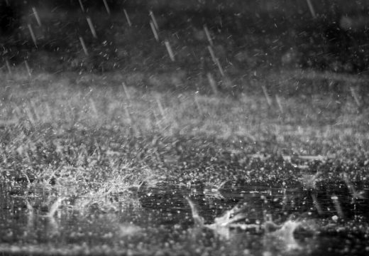 Kiša ne prestaje: Očekuju se jači pljuskovi sa grmljavinom