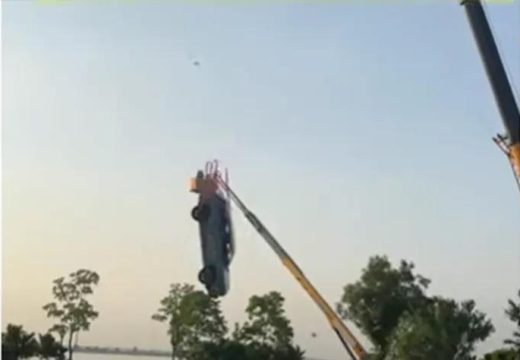 Test izdržljivosti:  Šta se desi kada automobil padne sa 32 metra visine (Video)