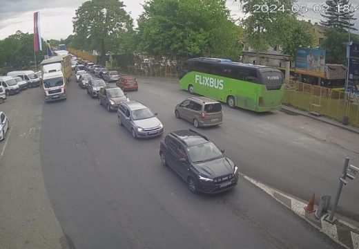 Vozači, budite strpljivi: Gužva na graničnim prelazima Gradiška i Donja Gradina