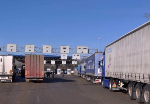 Kolaps na Rači, kamioni čekaju u kolonama: Šta u UIO BiH vide kao rješenje problema? (Foto)