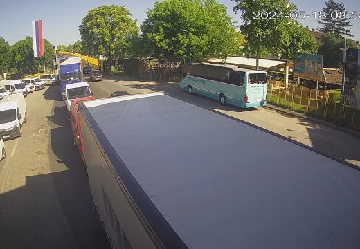 Vozači, strpljenja: Kolone vozila na graničnom prelazu Gradiška
