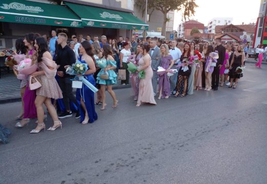Maturu proslavili učenici Ekonomske škole: Još jedna sjajna generacija završila srednju školu (Foto)