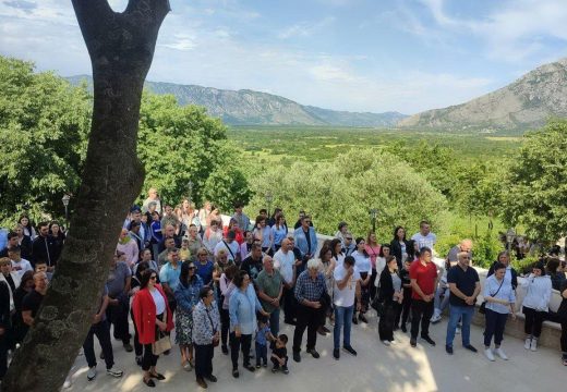 Rodno selo Svetog Vasilija: Hiljade vjernika u Mrkonjićima