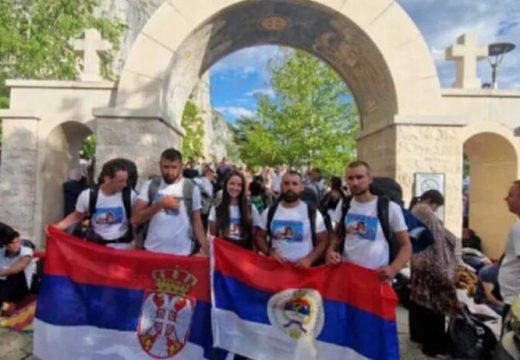 Humani gest: Pješke stigli na Ostrog kako bi pomogli Sergeju Stuparu