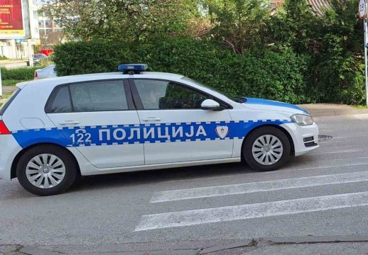 Jedna osoba povrijeđena: Uhapšena dva vozača koji su izazvali saobraćajnu nesreću