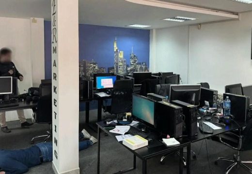 Racije u call centrima u BiH: Razbijena mreža koja je prevarila hiljade ljudi (Foto)