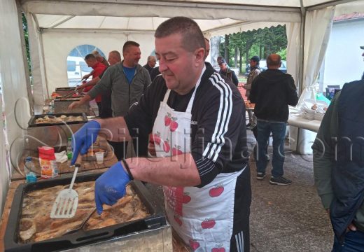 Ljudi velikog srca: Sve pohvale semberskim ribolovcima (Foto)