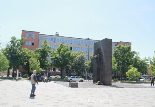 Bijeljina: Odavanje počasti poginulim borcima u Odbrambeno-otadžbinskom ratu