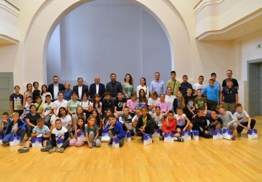 “Spojimo djecu KiM i RS”: Bijeljina i ove godine ugostila djecu sa Kosova i Metohije (Foto)