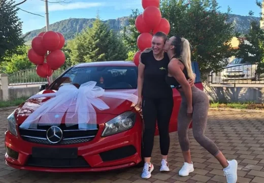 Bravo: Šefica iz BiH radnici poklonila mercedes