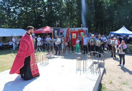 Lopare: Osvećeni temelji hrama u Milinom selu na Žutavci (Foto)