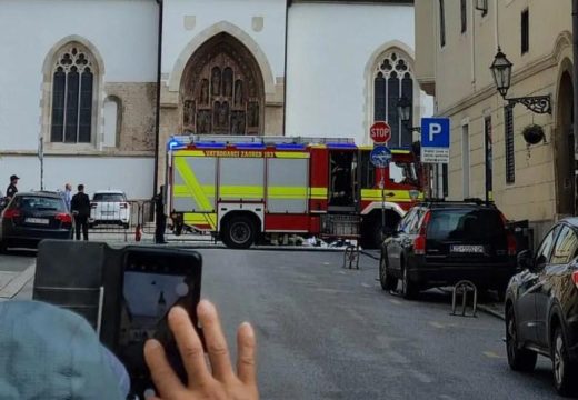 Užas u Zagrebu: Muškarac se zapalio ispred zgrade Vlade!
