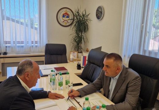 Minić: “Mora se posvetiti posebna pažnja ovakvim lokalnim zajednicama”