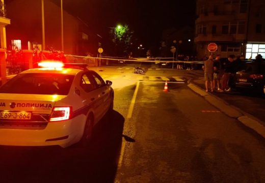 Brčko: Maloljetnici mopedom naletjeli na automobil