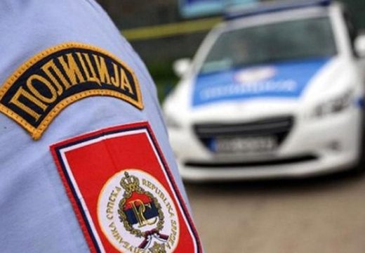 Saobraćajna nezgoda u Kozadrama: Prevrnuo se BMW, teže povrijeđen suvozač