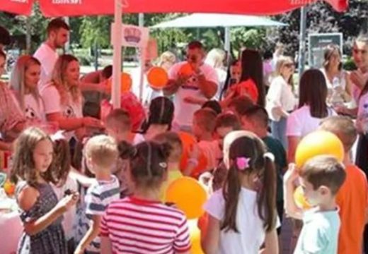 Humanitarni bazar: Prikupljeno više od 9.500 KM za liječenje dječaka Sergeja Vasića