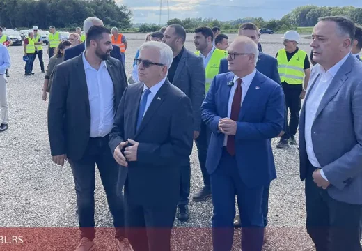 Dio strateškog projekta: Čubrilović i Vesić na gradilištu auto-puta Rača–Bijeljina
