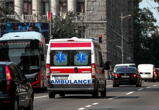 Sinoć: Dvije bebe ispale iz kolica u Beogradu, prevezene u Urgentni centar