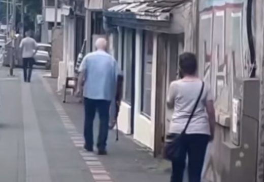 Čeka ga kazna: Muškarac (76) šetao gradom sa puškom u ruci