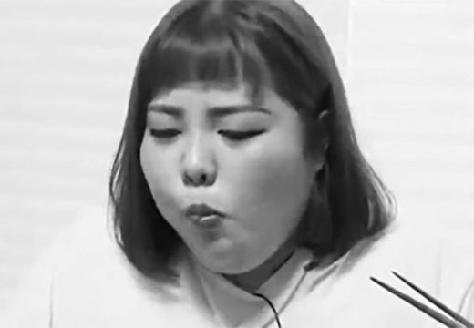 Influenserka iz Kine umrla tokom “lajva”: Prejedanje je koštalo života