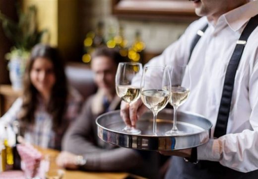 Interesovanje mladih za ova zanimanja sve manje: Đaci i dalje ne žele u konobare, pekare i mesare