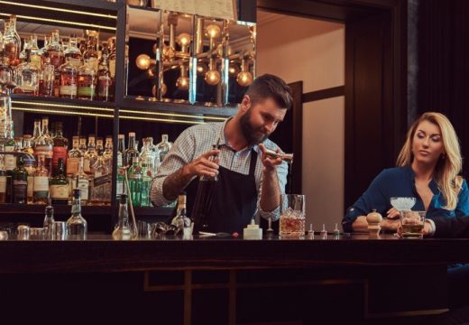 Ugostiteljstvo: Gazde u Srpskoj jedni od drugih većom platom “kradu” konobare