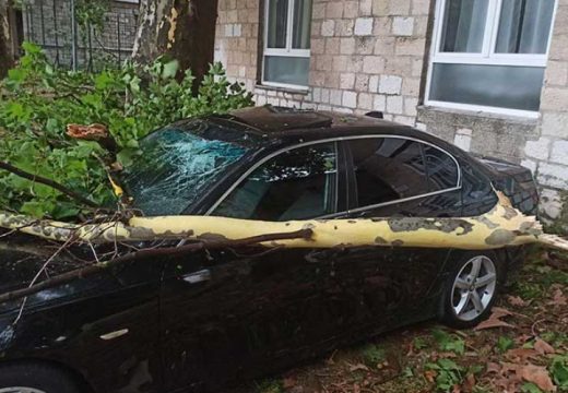 Srpska zbraja posljedice nevremena: Oluja ostavila pustoš i milionsku štetu